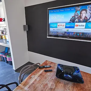 Apartment In Front Of St Peter's Square And Vatican Museums - Mypad In, Rome