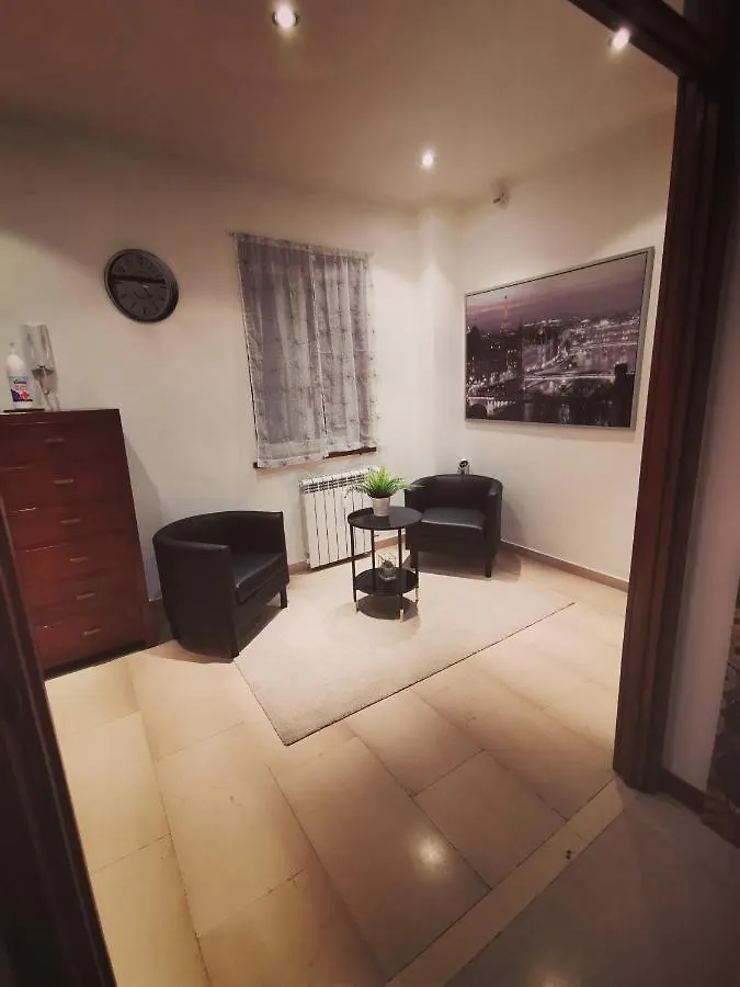 Pensionat Bella Roma - Ee Hotell