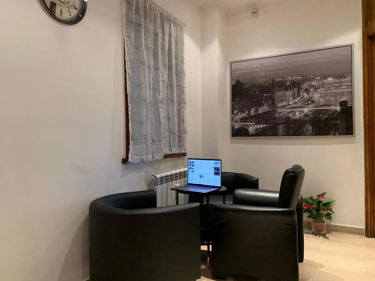 Bella Roma - Ee Hotel