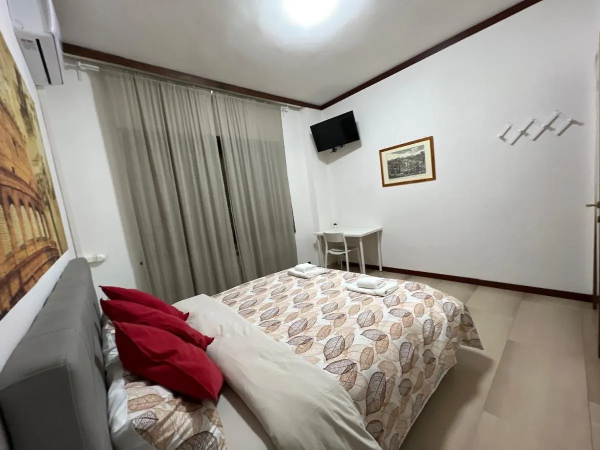 Bella Roma - Ee Hotel 0*, Rome Italy